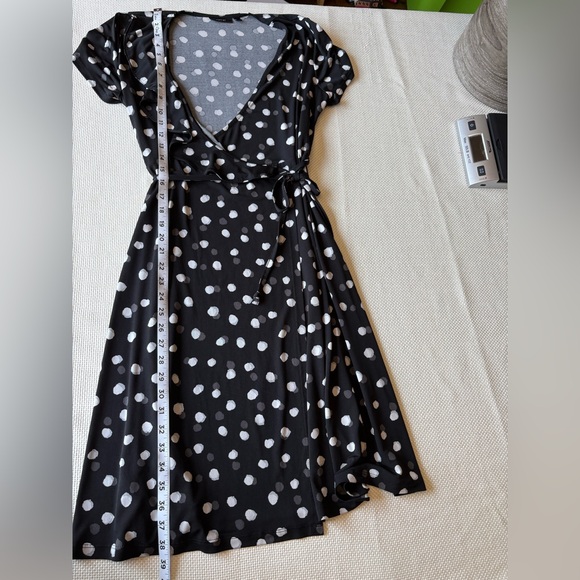 Apt 9 Women's Black White Grey Polka Dot Wrap Dress Size Medium - Picture 5 of 9